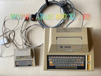 Peritel Atari 400 3 computers, view #3, The Atari 400 and The 400, side by side