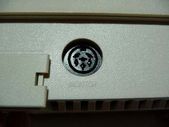 SECAM Atari 800XL 6-pin 240° DIN Monitor socket close-up