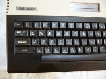 SECAM Atari 800XL Keyboard, left