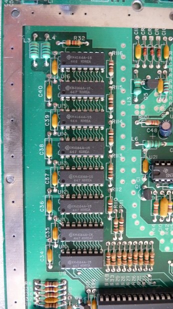 SECAM Atari 800XL KM4164A-15 RAM